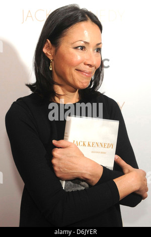 Ann Curry Chris Matthews de MSNBC's 'hôte' intransigeante assiste à la fête de lancement de son nouveau livre 'Jack Kennedy : elusive Hero', tenue à l'hôtel Gramercy Park Hotel New York City, USA - 01.11.11, C Banque D'Images