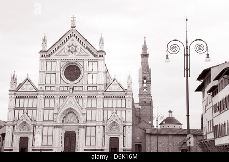 Église Santa Cruce, Florence, Italie en noir et blanc, Sépia Banque D'Images