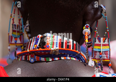 Perlage Maasai au Fonds d'indemnisation du prédateur, le jour de la paye du Ranch de groupe Amboseli-Tsavo Mbirikani, eco-système, Kenya, Afrique de l'Est Banque D'Images