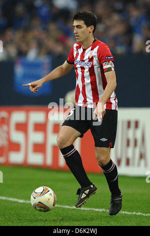 Bilbao Andoni Iraola joue la balle lors de l'Europa League entre le FC Schalke 04 et Atletic Bilbao à Veltins Arena à Gelsenkirchen, Allemagne, 29 mars 2012. Photo : Revierfoto Banque D'Images