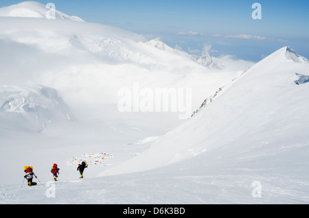 Quitter le camp 3, trek sur Mt McKinley 6194m, le parc national Denali, Alaska, United States of America, USA Banque D'Images