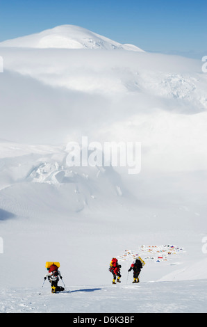 Quitter le camp 3, trek sur Mt McKinley 6194m, le parc national Denali, Alaska, United States of America, USA Banque D'Images