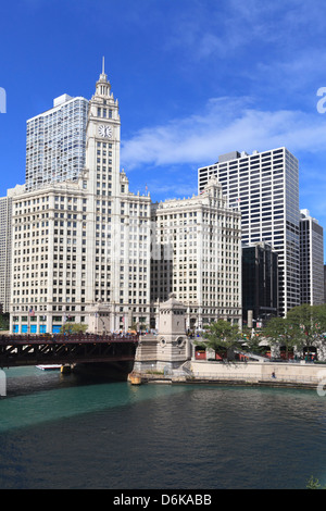 Le Wrigley Building et la rivière Chicago, Chicago, Illinois, États-Unis d'Amérique, Amérique du Nord Banque D'Images