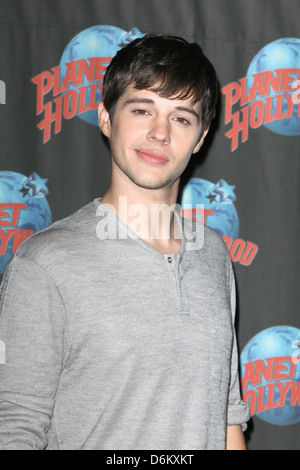 Matt Prokop film Disney stars assister à une conférence de presse pour son nouveau film 'Geek' charmant qui a eu lieu au Planet Hollywood à Times Square Banque D'Images