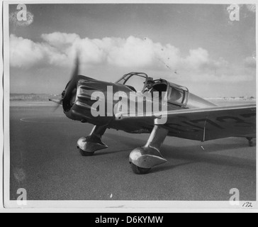 Les Ryan SC et SC-W Sport Coupe, développés par Ryan Aeronautical au début des années 1930, étaient des avions légers et performants conçus pour un usage civil. La Ryan Aeronautical Company a joué un rôle déterminant dans l'avancement de la technologie et de la conception de l'aviation au cours de cette période. Banque D'Images