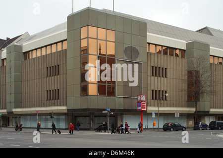 Berlin, Allemagne, vacant, ex-C & d'un magasin dans la Karl-Marx-Strasse Banque D'Images