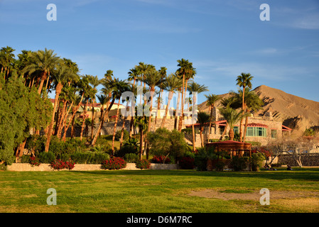 Historique Le Furnace Creek Inn. Death Valley National Park, California, USA. Banque D'Images