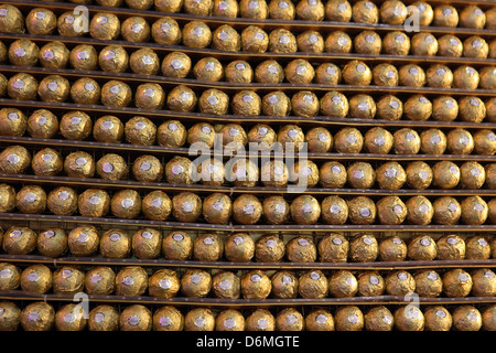 Hong Kong, Chine, Ferrero Rocher balls Banque D'Images
