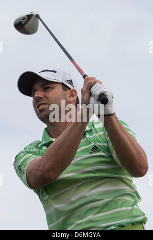 Valence, Espagne. 19 avril, 2013. Sergio Garcia tees au large sur 18 trous au cours de la deuxième ronde de la Spanish Open de Golf El Saler. Banque D'Images