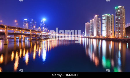 Immeuble d'habitations à Busan, Corée du Sud. Banque D'Images