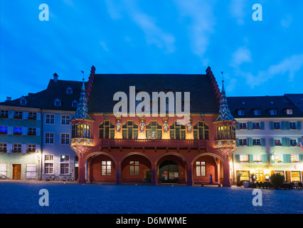 Kaufhaus dans Münsterplatz, Freiburg, Germany, Europe Banque D'Images