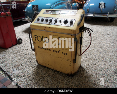 Le jeu d'essai de diagnostic Ford est un outil utilisé pour diagnostiquer les problèmes dans les véhicules Ford. Il permet aux techniciens d'évaluer les systèmes du véhicule, de s'assurer qu'ils fonctionnent correctement et qu'ils sont entretenus, un élément essentiel de l'offre d'entretien des véhicules Ford. Banque D'Images