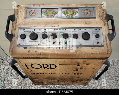 Le jeu d'essai de diagnostic Ford est un outil de diagnostic utilisé pour identifier les problèmes dans les véhicules Ford, aidant les techniciens à résoudre rapidement les problèmes. Il joue un rôle essentiel pour assurer la fiabilité des véhicules et des processus de réparation efficaces. Banque D'Images