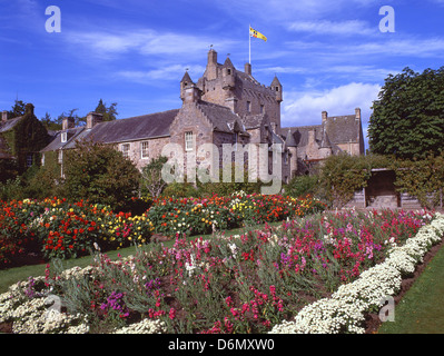 15e siècle le château de Cawdor et jardins, Cawdor, Highland, Ecosse, Royaume-Uni Banque D'Images