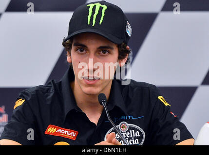 Austin, Texas, États-Unis. 20 avril, 2013. 20 avril 2013 Alex rin # 42 d'Estrella Galicia parle aux médias après la conférence de presse de qualification sur la deuxième journée du Red Bull MotoGP Grand Prix des Amériques au circuit of the Americas à Austin, TX. Banque D'Images