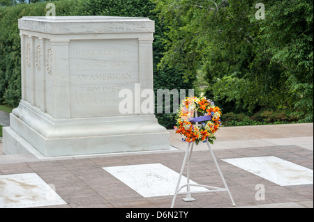 La tombe du soldat inconnu dans le Cimetière National d'Arlington, en Virginie. Banque D'Images