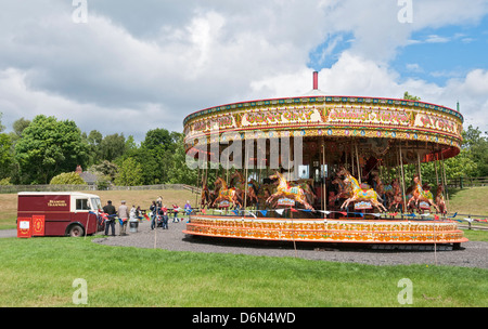 Grande Bretagne, Nord de l'Angleterre, Beamish Open Air Living History Museum, vapeur powered merry-go-round carousel Banque D'Images