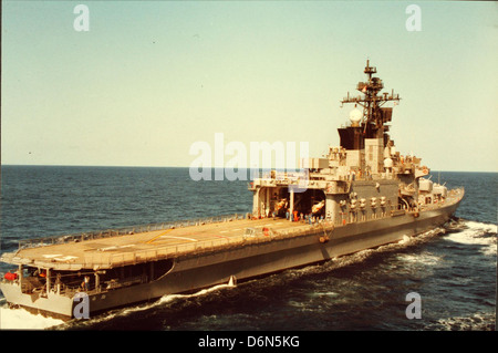 Le JDS Shirane (DDH 143) était un destroyer japonais, faisant partie de la JMSDF (Japan maritime Self-Defense Force). Le Shirane a servi dans les années 1970 et 1980 comme navire anti-sous-marin et de défense aérienne. Banque D'Images
