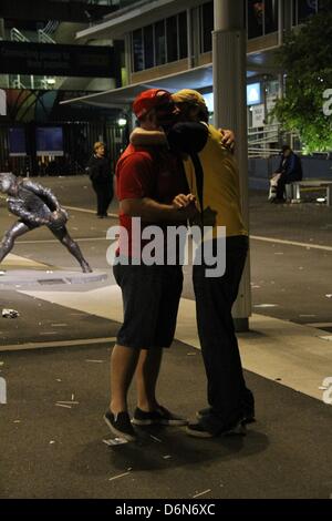 Sydney, Australie. 21 avril, 2013. Central Coast Mariners fans jubilaient après avoir remporté la finale de soccer A-League contre Western Sydney Wanderers, les vaincre 2-0 à l'Allianz stadium de Moore Park, Sydney. Credit : Crédit : Richard Milnes / Alamy Live News. Banque D'Images