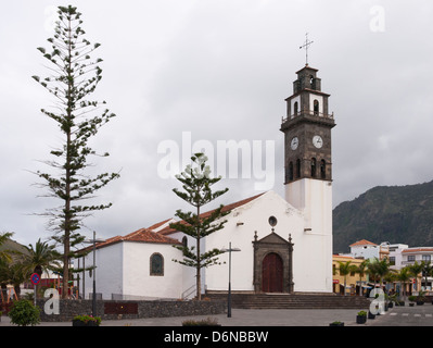 L'église Nuestra Señora de los Remedios en Buenavista del Norte, Tenerife Espagne entièrement restauré après l'incendie Banque D'Images