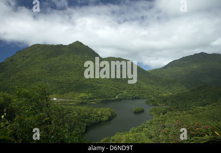 Laudat, Dominique, le lac d'eau douce dans le parc national du Morne Trois Pitons Banque D'Images