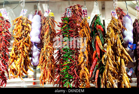 Mercat de Sant Josep de la Boqueria market au large de Las Ramblas à Barcelone, Espagne, Europe. Banque D'Images