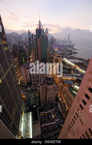 Hong Kong, Chine, donnant sur Hong Kong Islande au crépuscule Banque D'Images