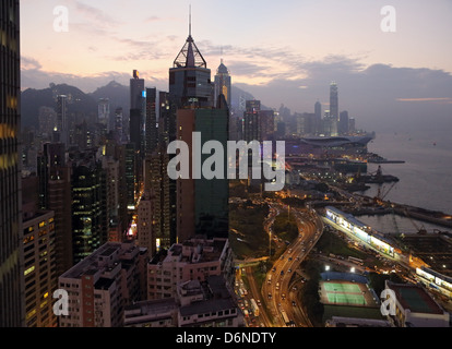 Hong Kong, Chine, donnant sur Hong Kong Islande au crépuscule Banque D'Images