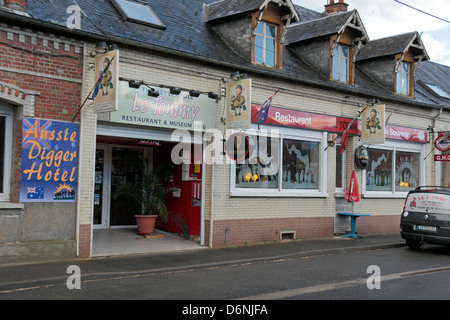 Le restaurant 'Le Tommy' et 1916 dans Poziers musum, Somme, France. Banque D'Images