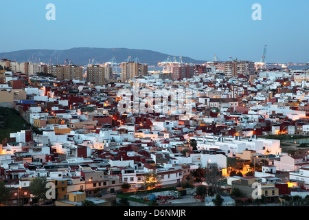 Algeciras au crépuscule. La province de Cádiz, Andalousie Espagne Banque D'Images