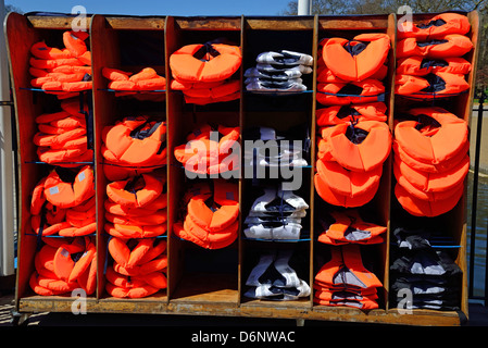 Gilets stockées par la serpentine, Hyde Park, City of Westminster, London, Greater London, Angleterre, Royaume-Uni Banque D'Images