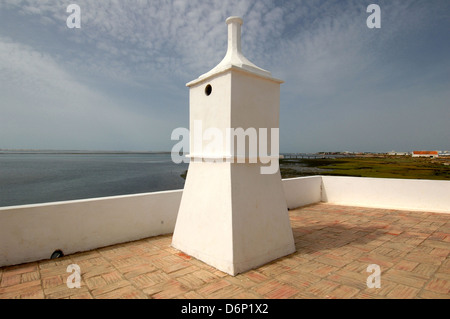 Vue depuis le Quinta de Marim vers Parque Natural da Ria Formosa, un parc marin naturel du Rio Formosa près de Olhao Algarve dans la région la plus méridionale du Portugal Banque D'Images