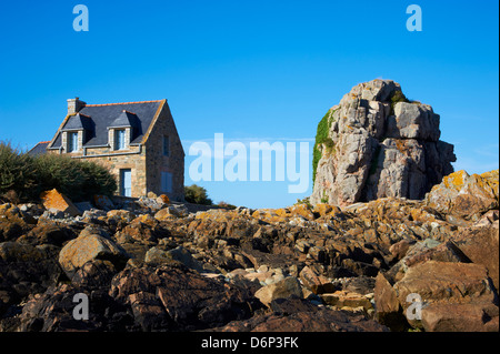 Pors Hir Harbour, côte de Granit Rose, Côtes d'Armor, Bretagne, France, Europe Banque D'Images