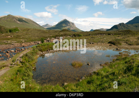 Marsco dans la Red Cuillin Hills du Sligachan Sligachan, rivière, île de Skye, Écosse, Royaume-Uni Banque D'Images