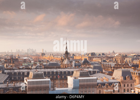 Les toits de Paris de la cathédrale Notre Dame avec Sainte Chapelle au milieu de l'image, Paris, France, Europe Banque D'Images