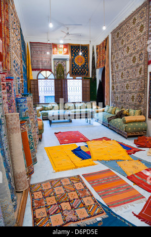 De tapis dans les souks de Marrakech, Maroc, Afrique du Nord, Afrique Banque D'Images