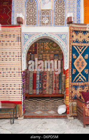 De tapis dans les souks de Marrakech, Maroc, Afrique du Nord, Afrique Banque D'Images