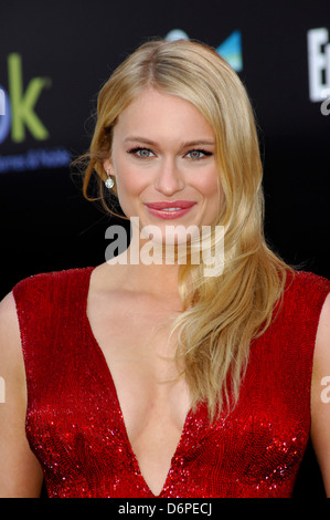 Leven Rambin Première mondiale de 'The Hunger Games' tenue à Nokia Theatre, LOS ANGELES. Vivre - Arrivées Los Angeles, Californie - Banque D'Images