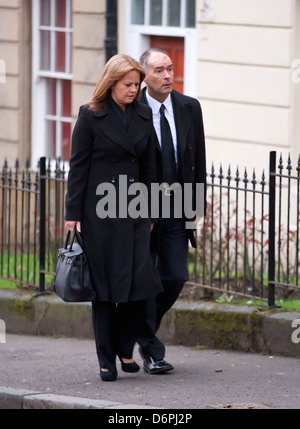 Gail Sheridan et Tommy Sheridan Les funérailles de Paul McBride QC, s'est tenue à St Aloysius' Church dans Garnethill Glasgow, Écosse - Banque D'Images