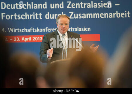 Berlin, Allemagne. 22 avril, 2013. Le ministre du Développement allemand Dirk Niebel parle à la conférence économique de l'Asie centrale à Berlin, Allemagne, 22 avril 2013. Photo : MAURIZIO GAMBARINI/dpa/Alamy Live News Banque D'Images