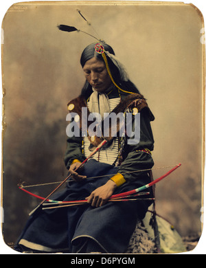 Collier d'os, Sioux Oglala chef de conseil, par Heyn, Photo 1899 Banque D'Images