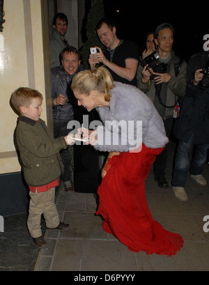 Donna Air Le bal de bienfaisance de la Fondation Didier Drogba a tenu à l'extérieur des arrivées - Dorchester Londres, Angleterre - 10.03.12 Banque D'Images