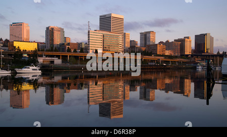 Tacoma Washington au bord de l'eau au lever du soleil Banque D'Images