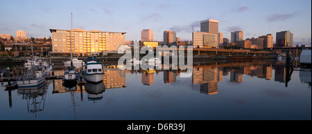 Tacoma Washington au bord de l'eau au lever du soleil Banque D'Images