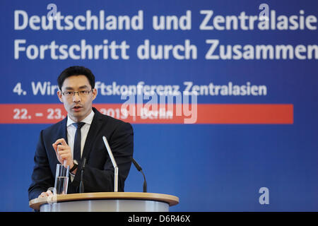 Allemagne, Berlin. 22 avril, 2013. Conférence économique de l'Asie centrale de la DIHK, avec la participation de Philipp Rösler (FDP), Ministre fédéral de l'économie et de la technologie, Ministère fédéral du Développement Dirk Niebel et président de la Chambre de Commerce de Berlin, le Dr Eric Schweitzer à chambre de commerce allemand à Berlin. Credit : Reynaldo Chaib Paganelli/Alamy Live News Banque D'Images