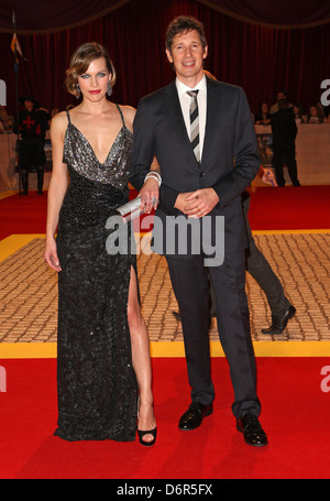 Milla Jovovich et Paul Anderson mari 'Les Trois Mousquetaires' UK film premiere arrivées - Londres, Angleterre - 04.10.11 Banque D'Images