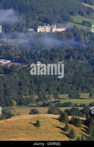 Brume d'automne au cours de la compensation Peebles Hydro hotel dans la pittoresque région des Scottish Borders Banque D'Images