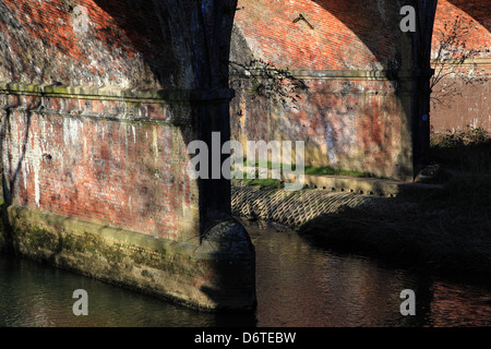 Pont ferroviaire de Leatherhead, Surrey, Angleterre Banque D'Images