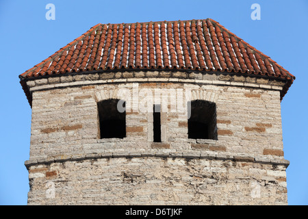 Fragment de l'ancienne forteresse de pierre à Tallinn, Estonie Banque D'Images