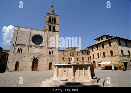 Italie, Ombrie, Bevagna, Piazza Silvestri, église San Michele Banque D'Images